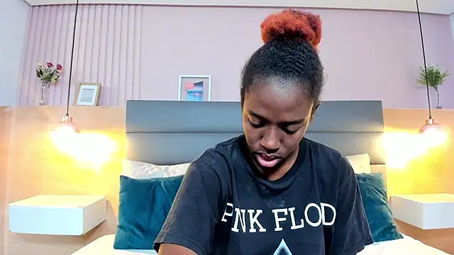  emma willliams  online show from 28, 10, 2025