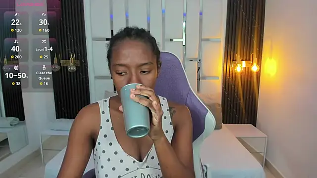  emma willliams  online show from 28, 11, 2025