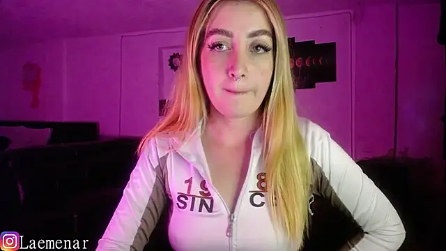 Saraa-Smith online show from 6, 11, 2025