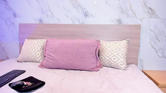 sofiagomez   online show from 19, 12, 2025