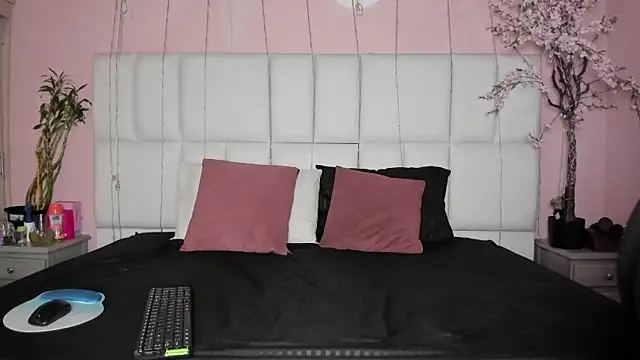 sofiagomez   online show from 12, 9, 2025