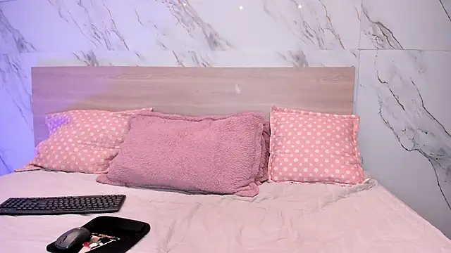 sofiagomez   online show from 17, 11, 2025