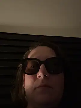 Snapshot of melanie75020 chatting on 3, 3, 2026 melanie75020 online show from 3, 3, 2026