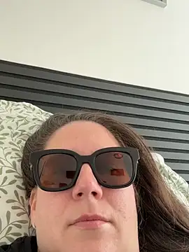 Snapshot of melanie75020 chatting on 16, 2, 2026 melanie75020 online show from 16, 2, 2026