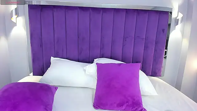 ElaraDusk online show from 25, 10, 2025