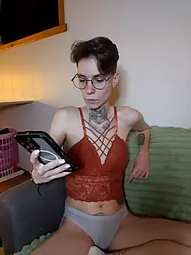 HoneySquirrel online show from 3, 4, 2026