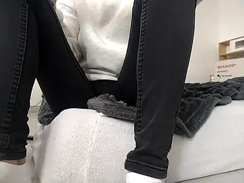 HoneySquirrel online show from 9, 9, 2025