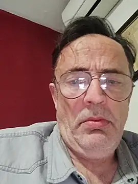 Snapshot of Txacas chatting on 5, 4, 2026 Txacas online show from 5, 4, 2026