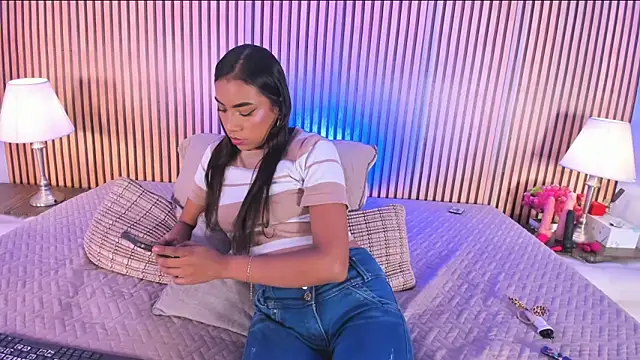 keeyla stone online show from 5, 10, 2025