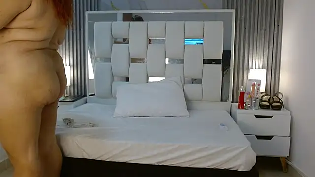 VanessaHard as online show from 28, 9, 2025