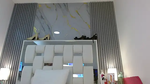 VanessaHard as online show from 1, 10, 2025