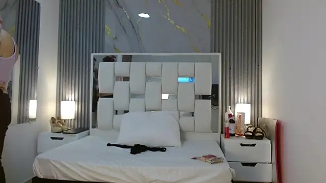 VanessaHard as online show from 23, 9, 2025