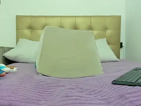 Snapshot of candy_sex_18 chatting on 23, 10, 2025 candy sex 18 online show from 23, 10, 2025