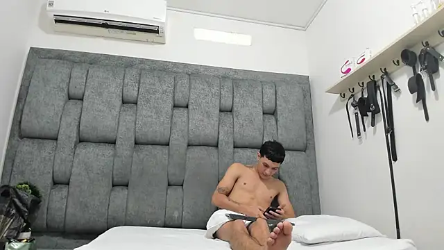 ZafiroAndFlynn online show from 29, 9, 2025