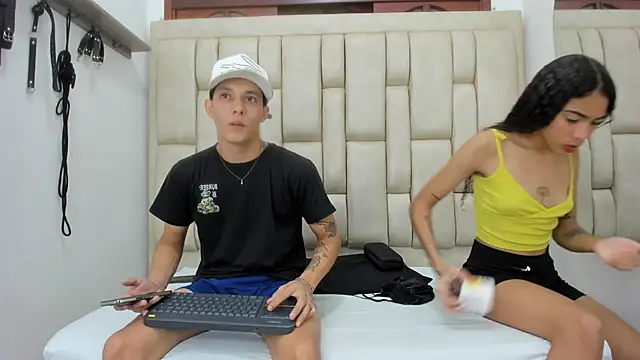 Snapshot of ZafiroAndFlynn chatting on 1, 2, 2026 ZafiroAndFlynn online show from 1, 2, 2026