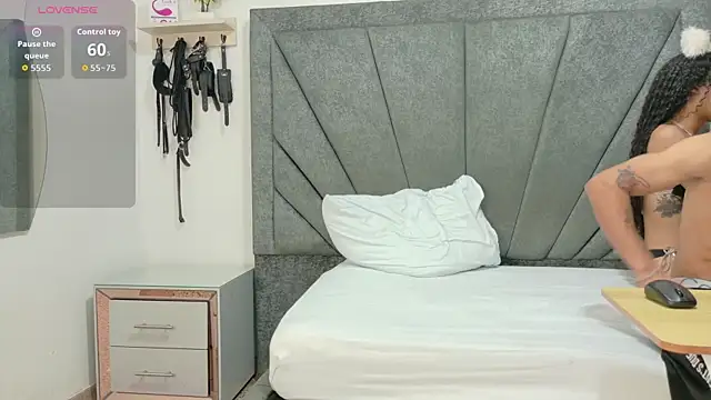 ZafiroAndFlynn online show from 16, 12, 2025