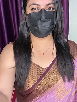 Snapshot of best_couple19 chatting on 19, 10, 2025 best couple19 online show from 19, 10, 2025