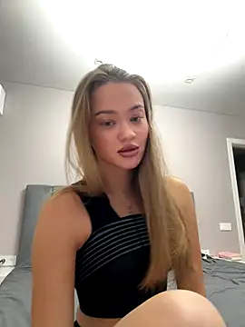 SkylarVoxx online show from 23, 11, 2025