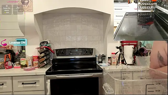 nevermakeawish online show from 28, 9, 2025