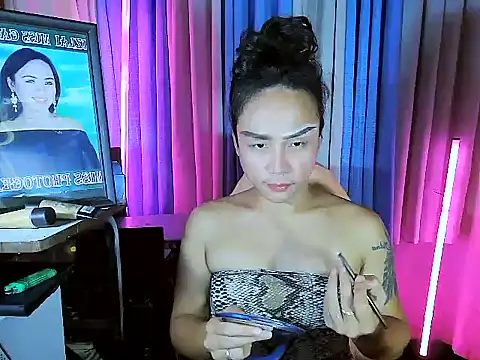 YourNikkieXxx online show from 11, 6, 2026