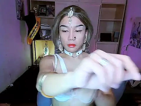 YourNikkieXxx online show from 19, 10, 2025