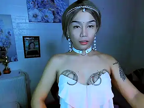 YourNikkieXxx online show from 16, 10, 2025