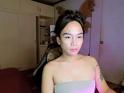 YourNikkieXxx online show from 28, 10, 2025