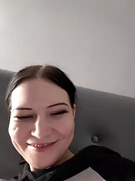 DragonFoxie online show from 15, 10, 2025