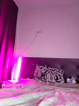 DragonFoxie online show from 18, 12, 2025