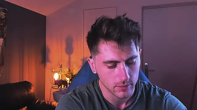 Oscar Miller  online show from 5, 10, 2025