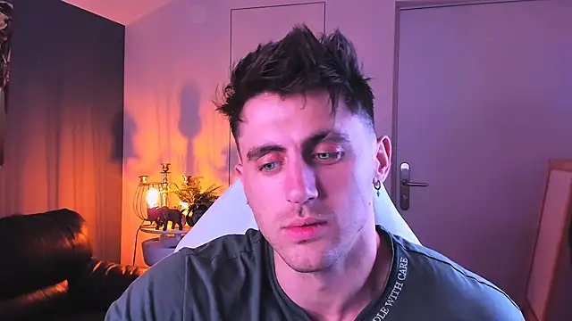 Oscar Miller  online show from 3, 10, 2025