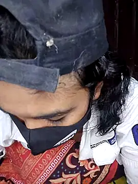 kiron204279 online show from 2, 11, 2025