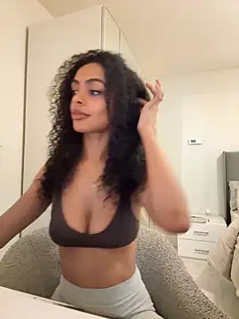 yasmingarcia online show from 5, 12, 2025