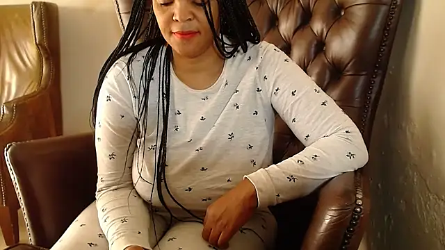 CandyCurvyyxx online show from 25, 10, 2025