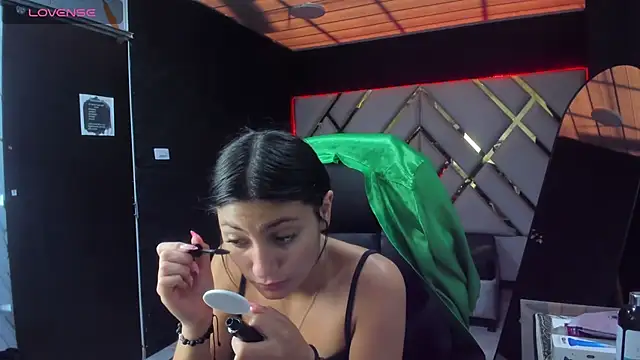  Luna Bennett online show from 3, 7, 2026