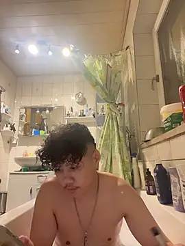 Snapshot of Kingpowerlittel chatting on 16, 2, 2026 Kingpowerlittel online show from 16, 2, 2026