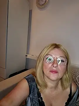 TinaLizxh online show from 26, 9, 2025