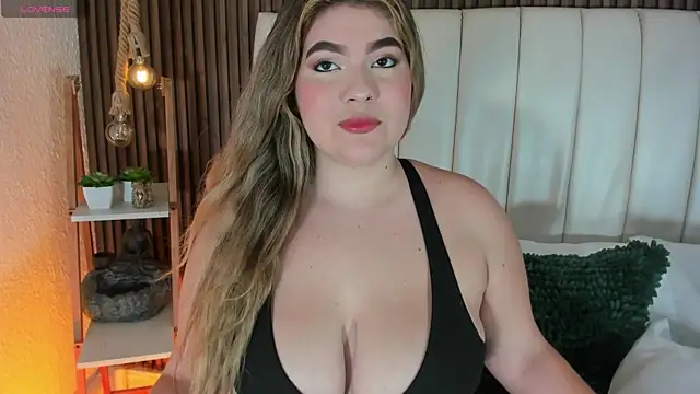 MiaVixen  online show from 5, 1, 2026