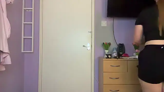 SexySashaxox online show from 8, 4, 2026