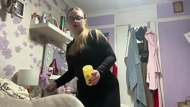 Snapshot of SexySashaxox chatting on 2, 2, 2026 SexySashaxox online show from 2, 2, 2026