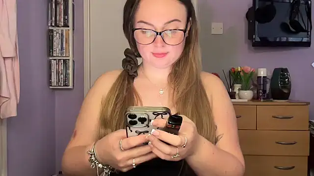 Snapshot of SexySashaxox chatting on 1, 3, 2026 SexySashaxox online show from 1, 3, 2026