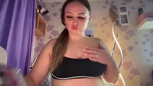 Snapshot of SexySashaxox chatting on 7, 7, 2026 SexySashaxox online show from 7, 7, 2026