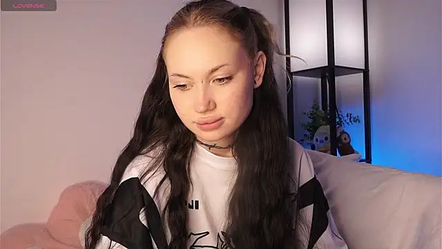 Alice 1n Wonderland  online show from 19, 9, 2025