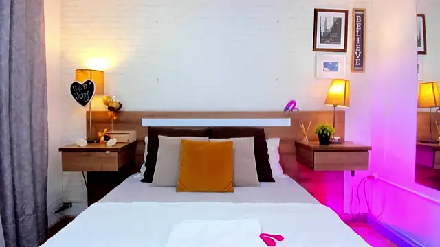 JenniferAuriston online show from 17, 4, 2026