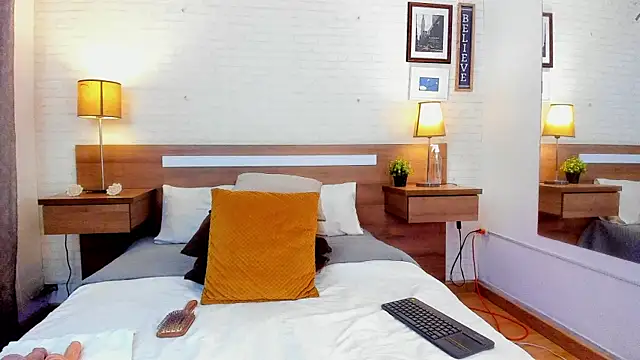 Snapshot of JenniferAuriston chatting on 9, 11, 2025 JenniferAuriston online show from 9, 11, 2025