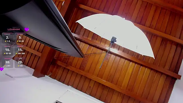 Snapshot of JenniferAuriston chatting on 13, 9, 2025 JenniferAuriston online show from 13, 9, 2025