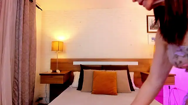 JenniferAuriston online show from 2, 2, 2026