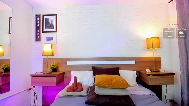 Snapshot of JenniferAuriston chatting on 24, 11, 2025 JenniferAuriston online show from 24, 11, 2025