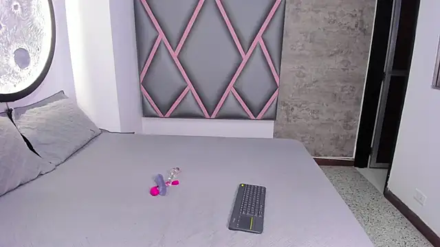 chubby sexy  online show from 9, 9, 2025