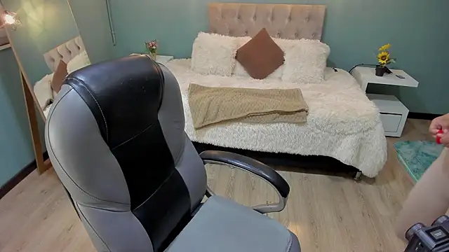 Miss Cataleya   online show from 4, 3, 2026